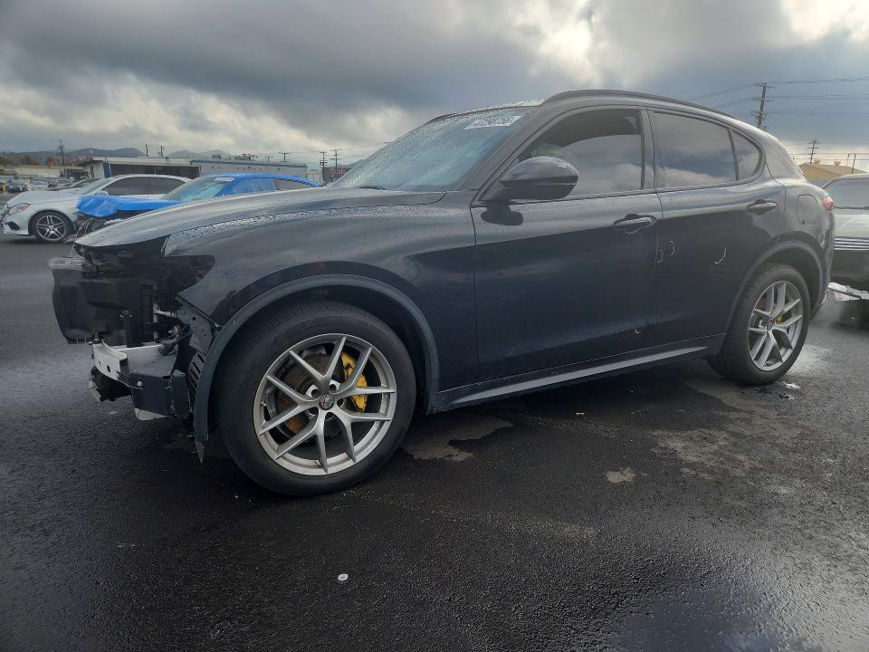2018 Alfa Romeo Stelvio ti Sport
