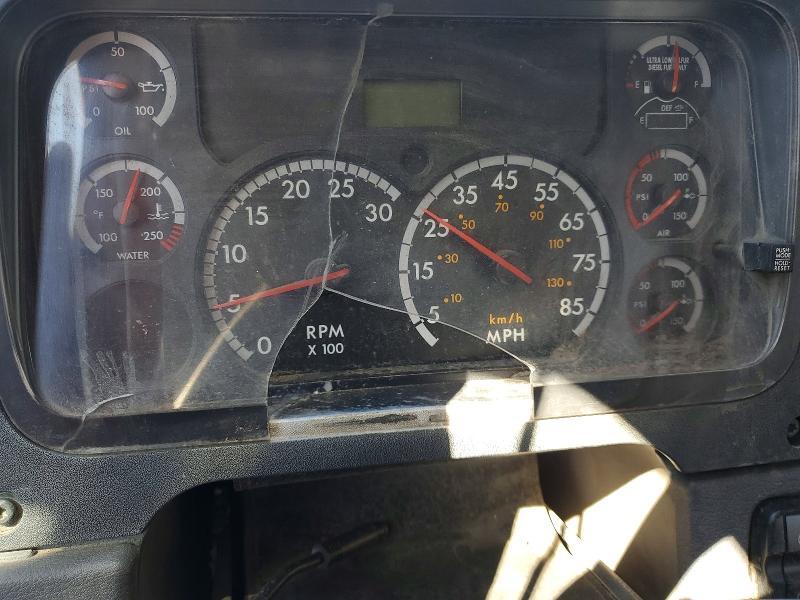 2011 Freigliner 2011 Freightliner Cascadia ROLL-OFF Container Truc