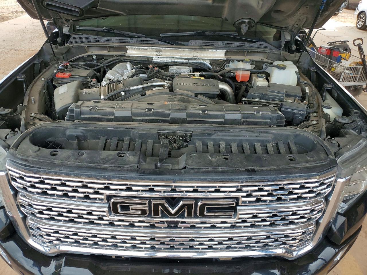 2020 GMC Sierra K2500 Denali