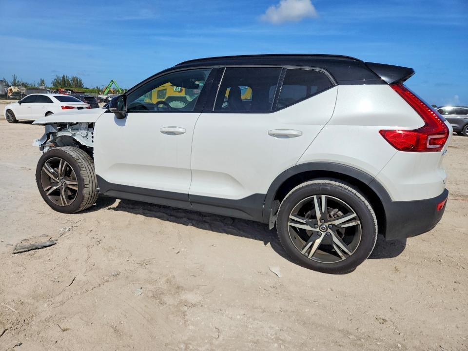 2021 Volvo Xc40 T4 R-design