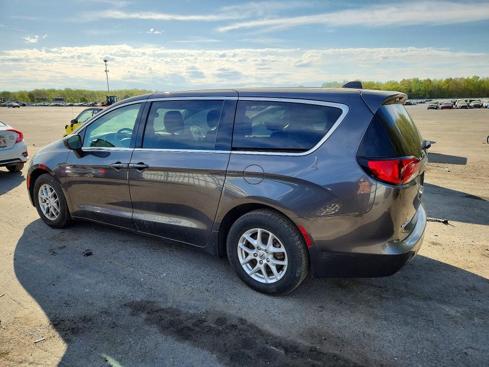 2023 Chrysler Voyager lx