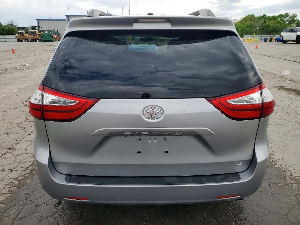 2017 Toyota Sienna le