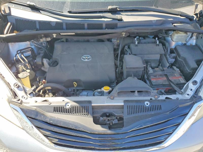 2016 Toyota Sienna le