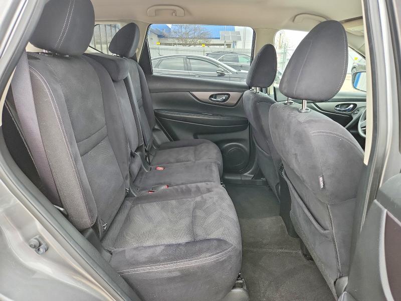 2016 Nissan Rogue sv