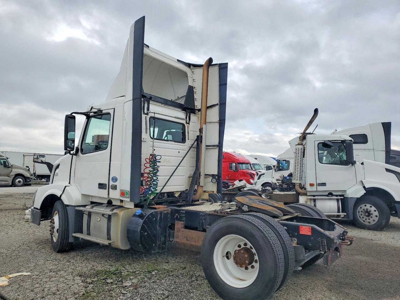 2016 Volvo VNL Semi Truck