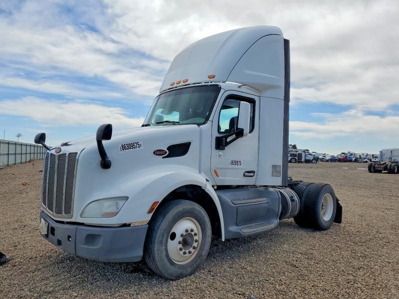 2018 Peterbilt 579 Semi Truck