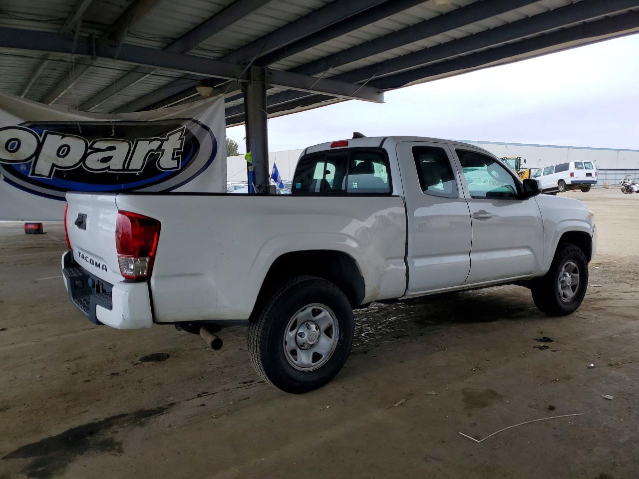 2018 Toyota Tacoma SR