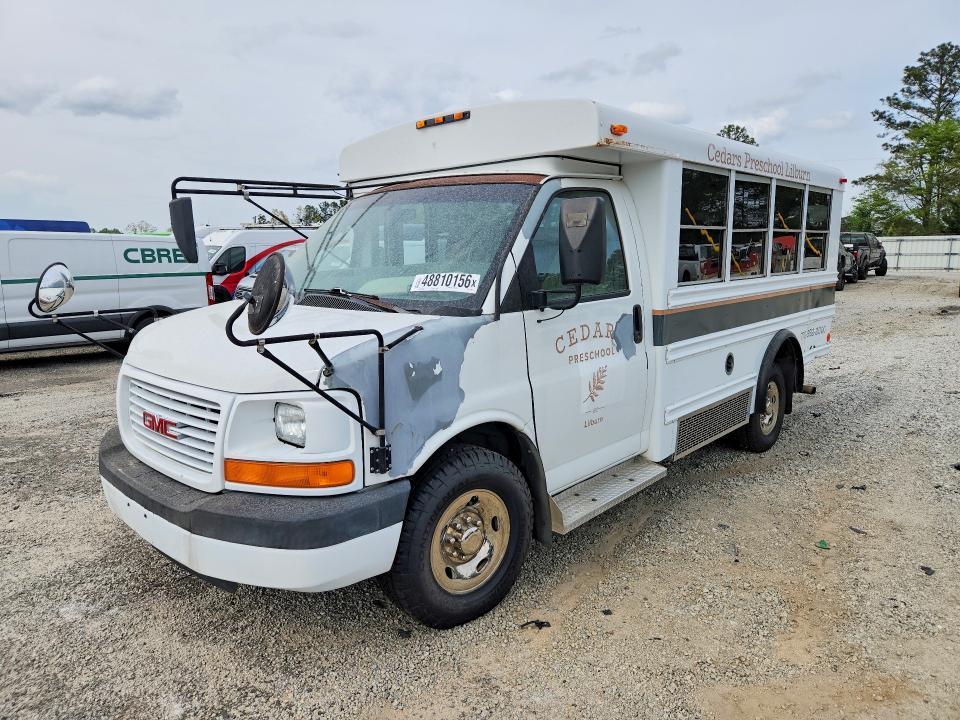 2004 GMC Savana Cutaway G3500