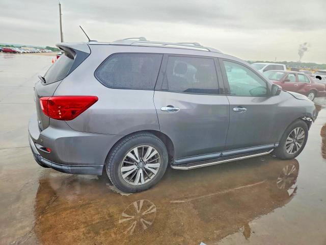 2017 Nissan Pathfinder sv