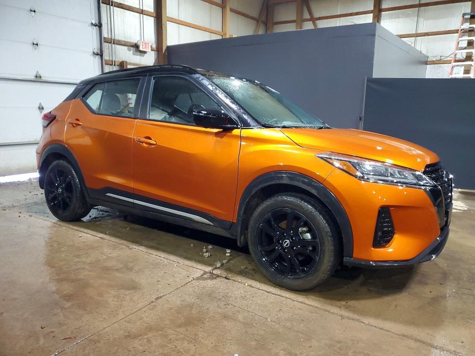 2023 Nissan Kicks sr