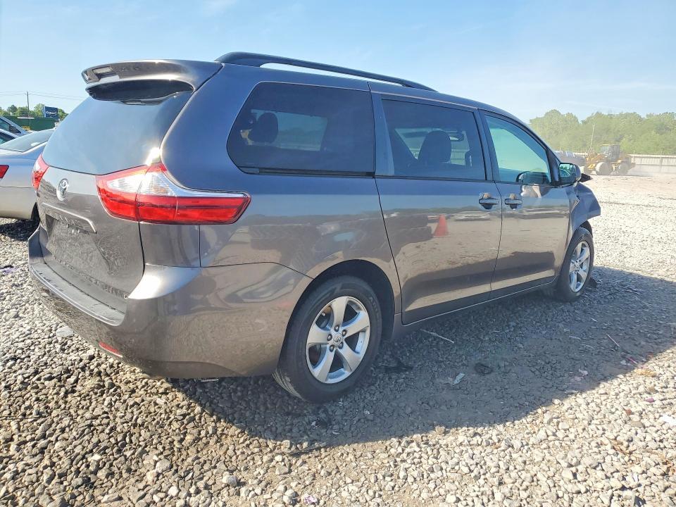 2016 Toyota Sienna le