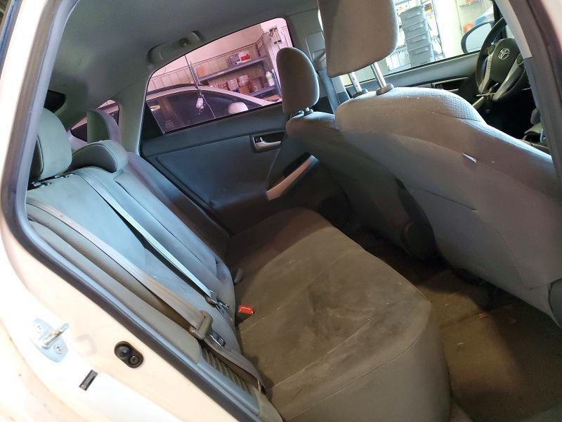 2010 Toyota Prius iii