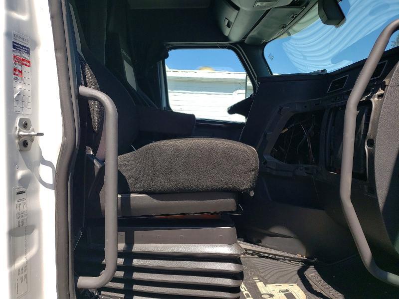 2018 Freigliner 2018 Freightliner Cascadia 126 Semi Truck