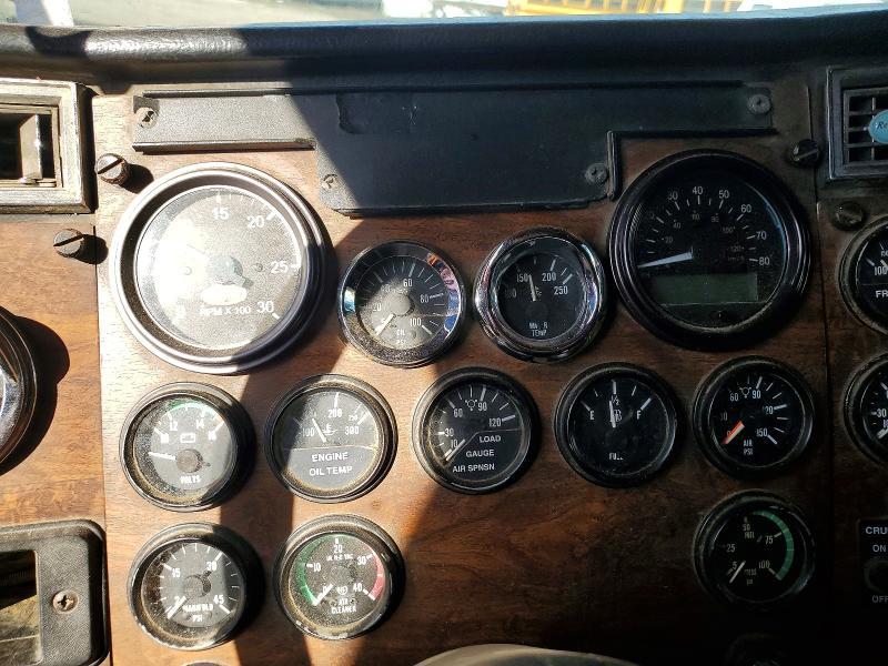 2000 Peterbilt 378 Semi Truck