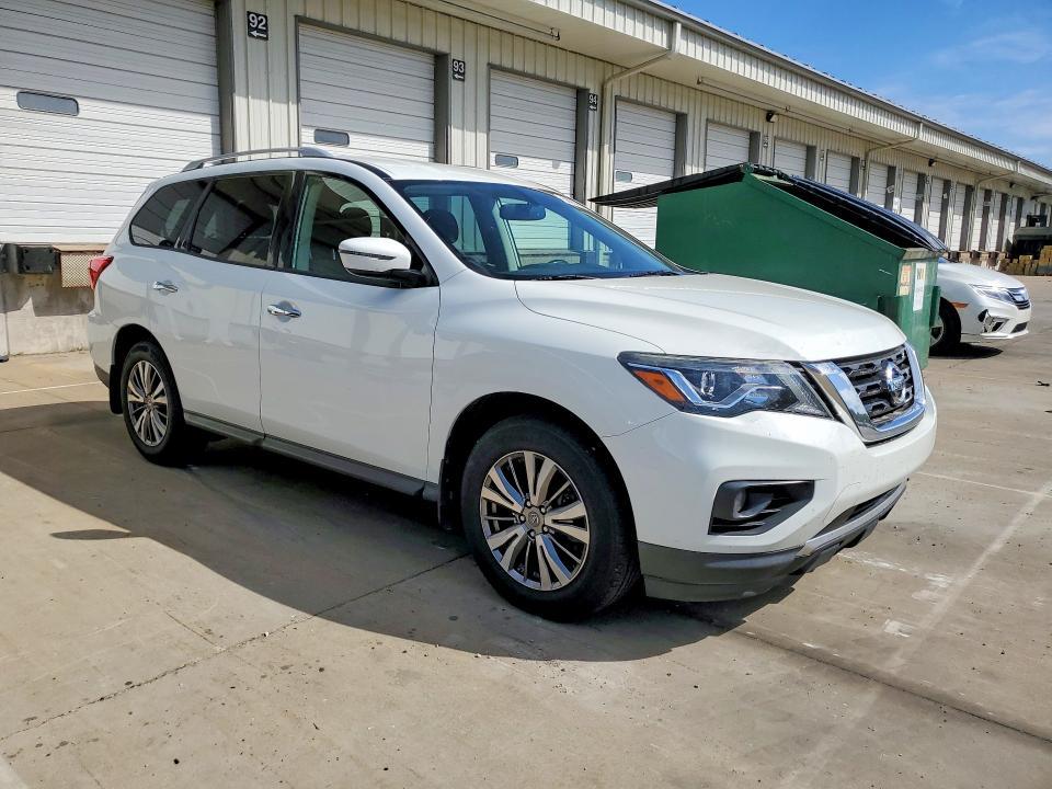 2018 Nissan Pathfinder sv