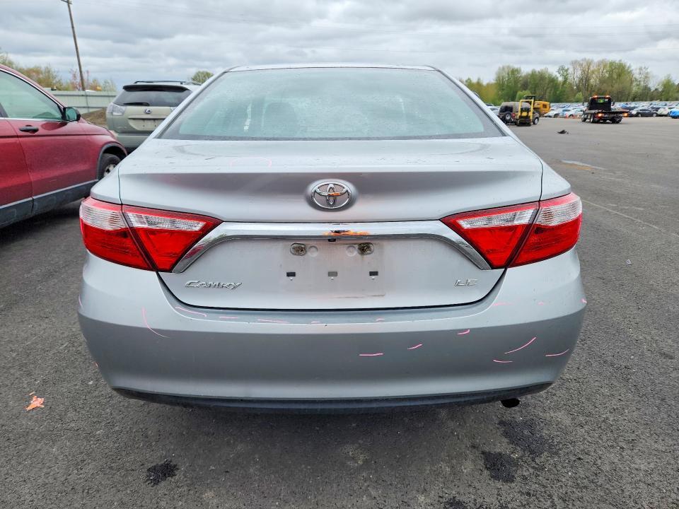 2015 Toyota Camry le