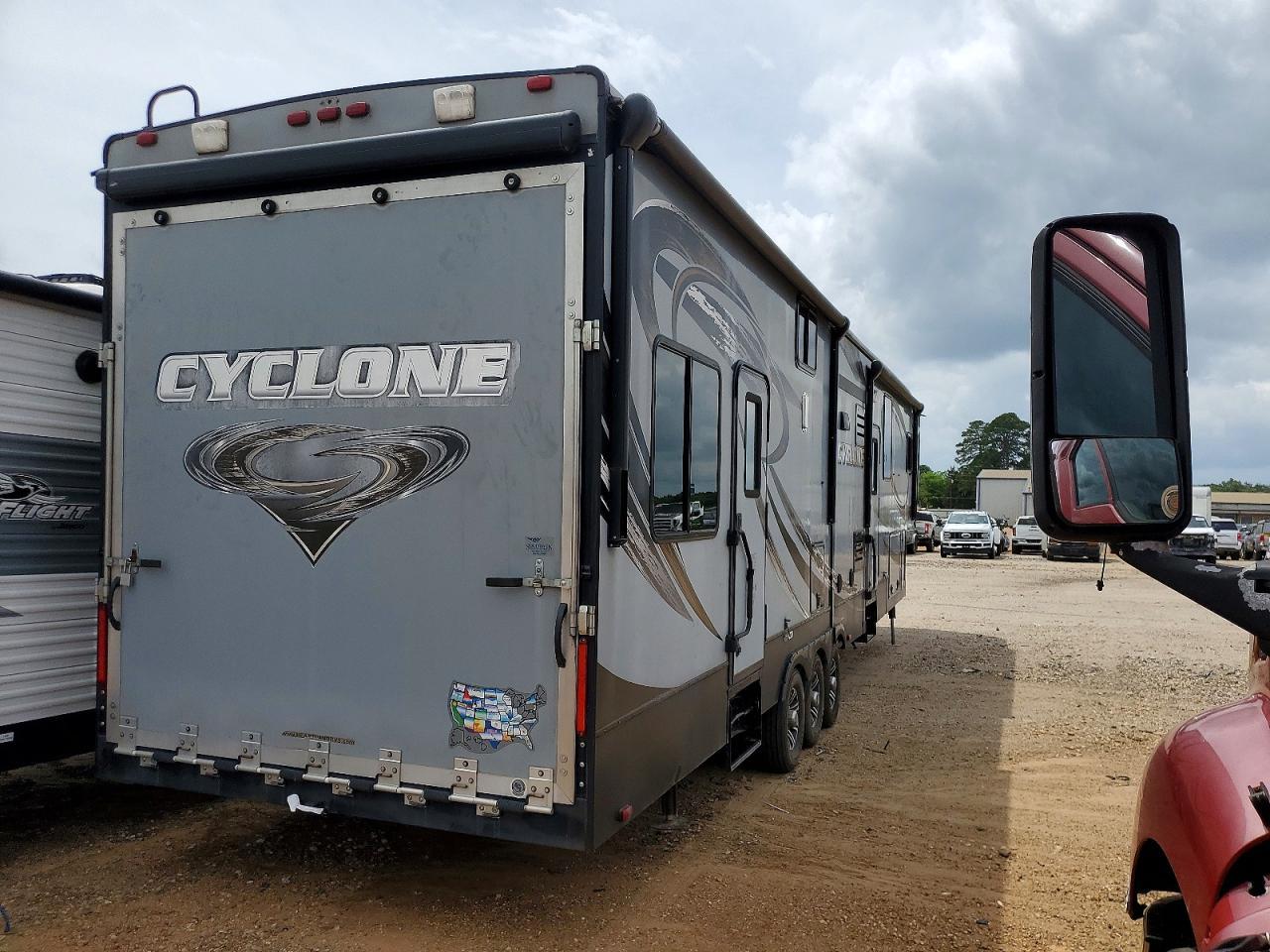 2014 Heartland Cyclone Camper