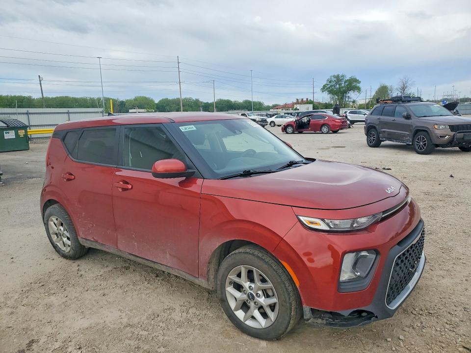 2022 KIA Soul lx