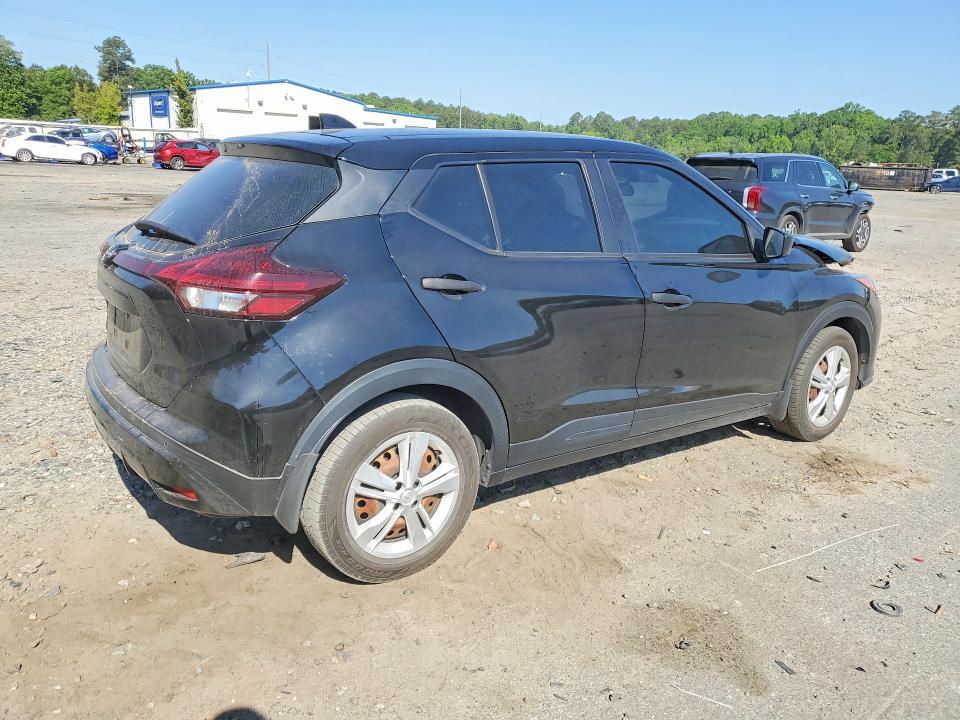 2022 Nissan Kicks s
