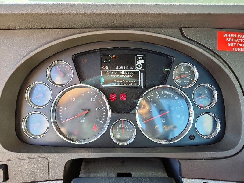 2017 Kenworth T680 Semi Truck