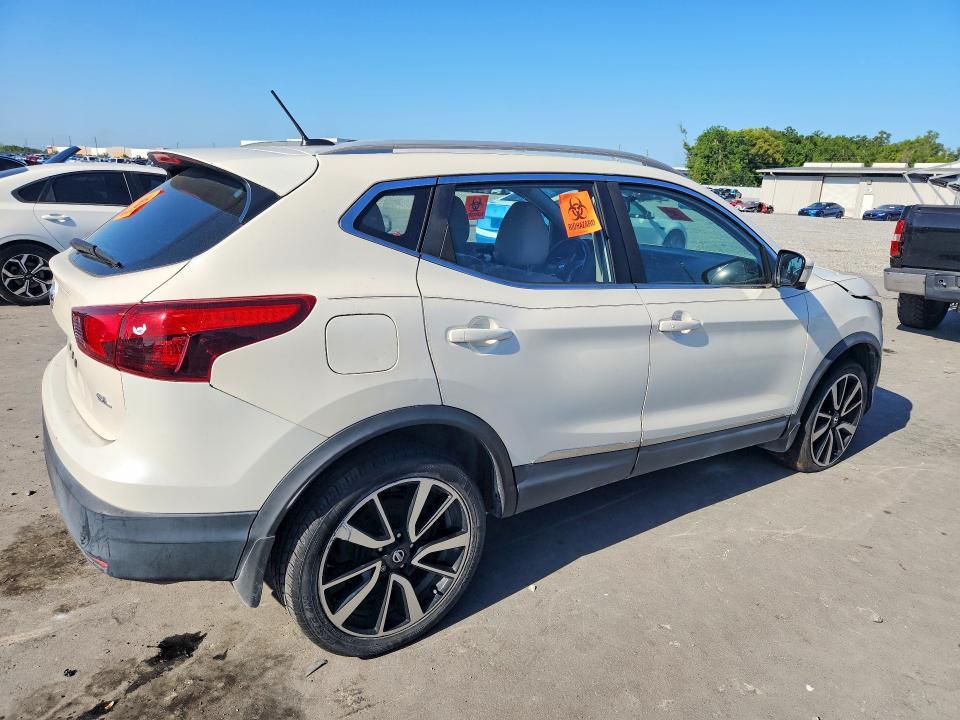2017 Nissan Rogue Sport sl