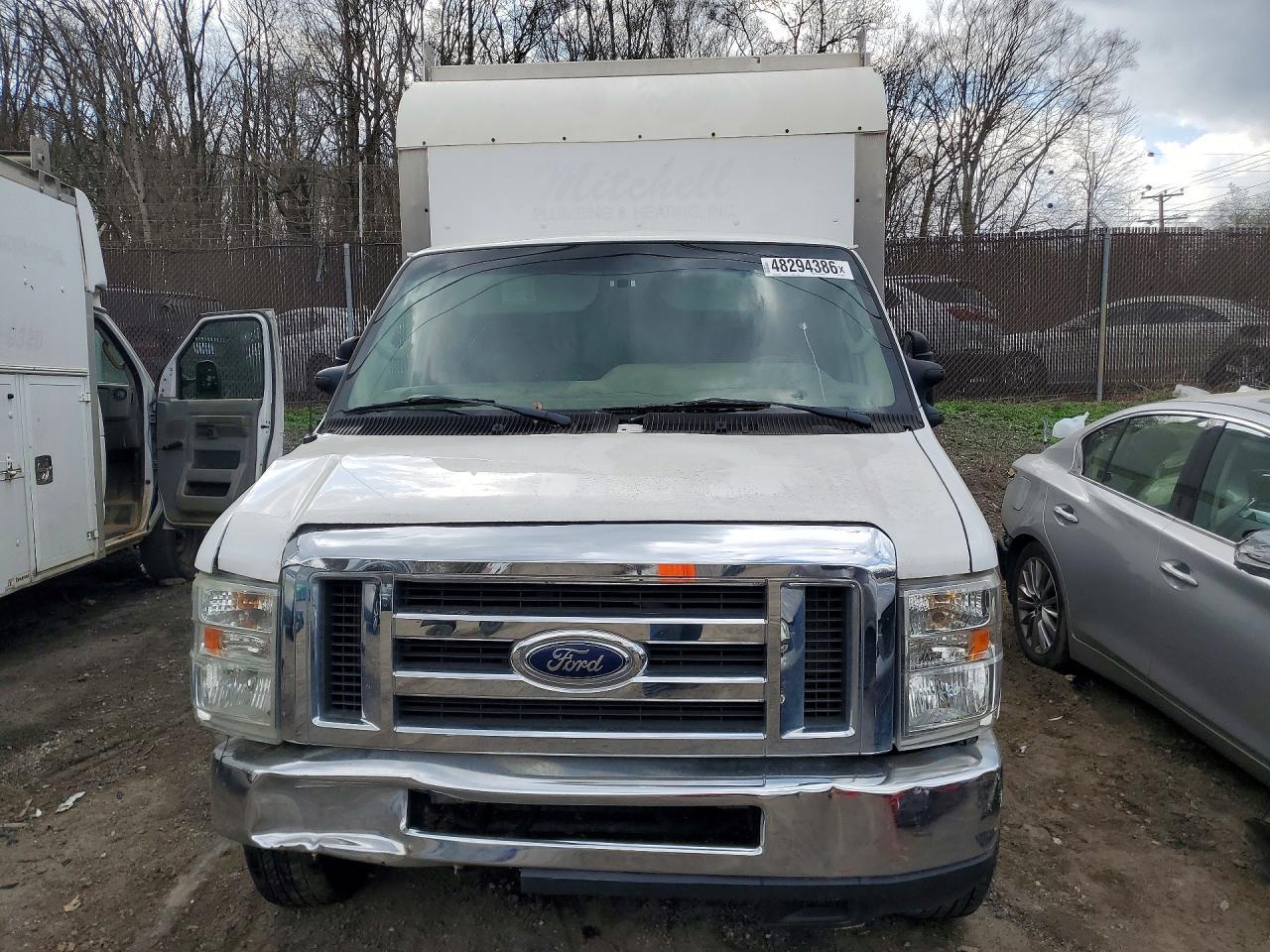 2015 Ford E350 Utility / Service Truck