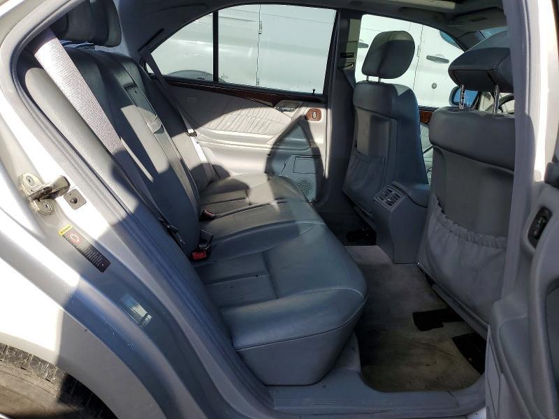 2001 Mercedes-Benz E 320