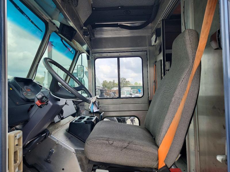 2021 Freightliner MT45G Chassis Delivery Truck
