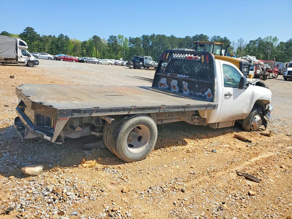 2014 Chevrolet Silverado Flatbed Truck