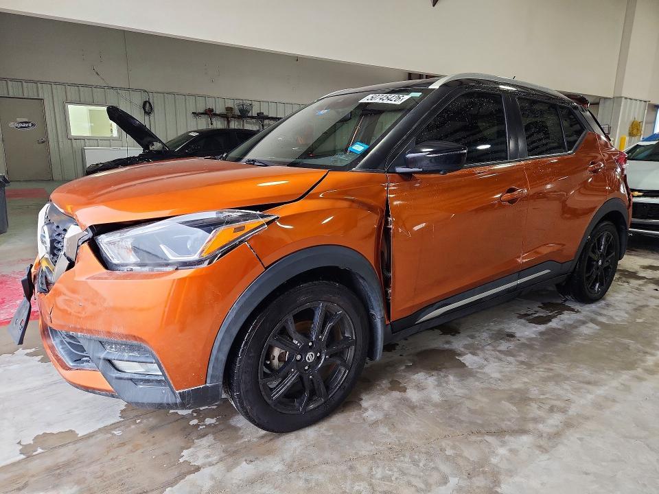 2020 Nissan Kicks sr
