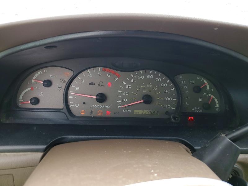 2004 Toyota Sequoia SR5