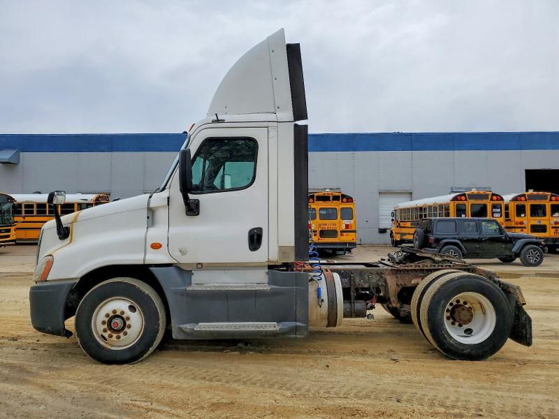 2016 Freightliner Cascadia 125 Semi Truck