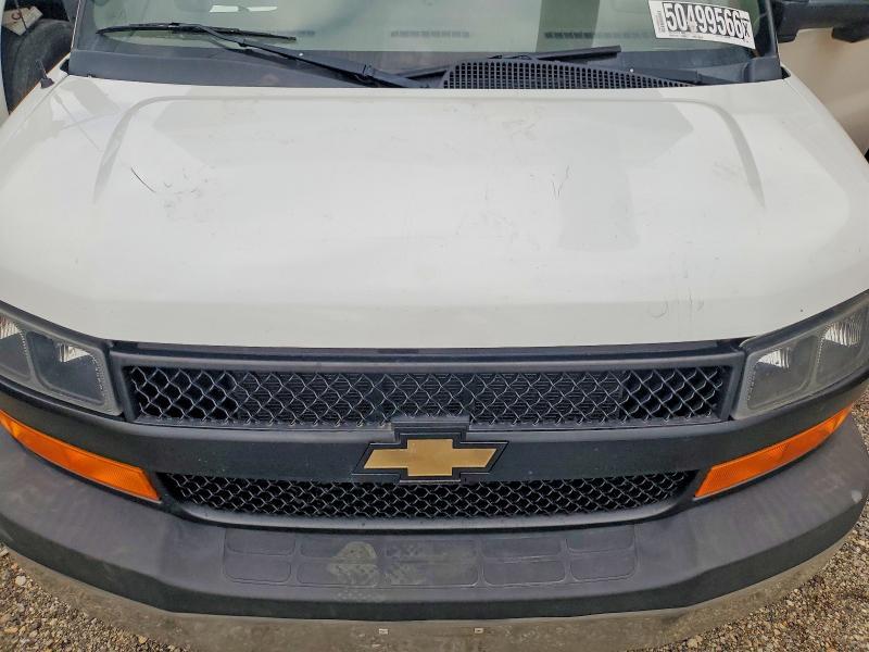 2020 Chevrolet Express BOX Truck