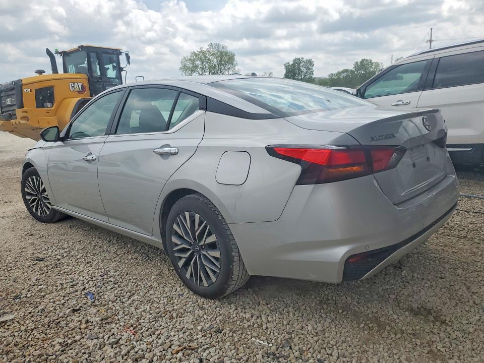 2024 Nissan Altima sv
