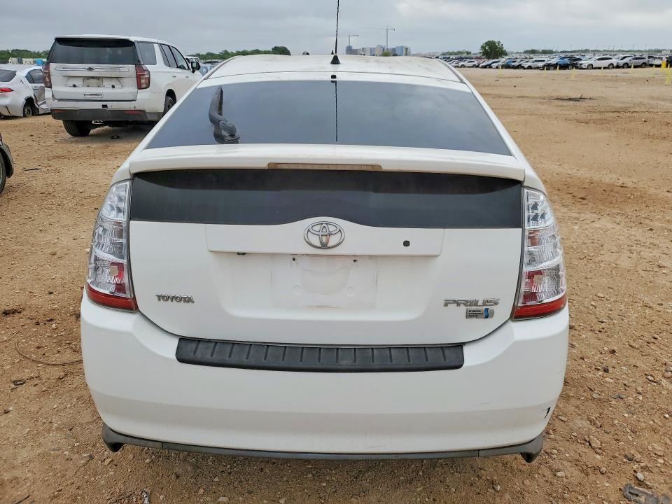 2009 Toyota Prius v 4D Hatchback