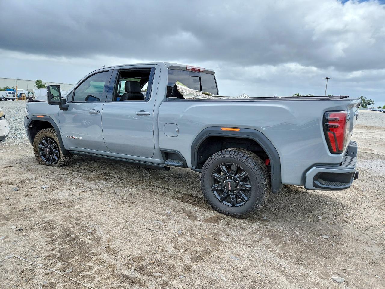 2024 GMC Sierra K2500 AT4