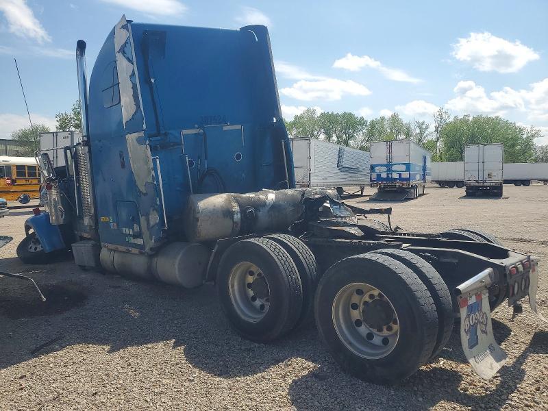2007 Freightliner FLD132 Semi Truck