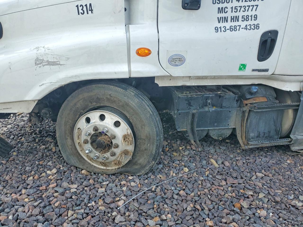 2017 Freightliner Cascadia 125 Semi Truck