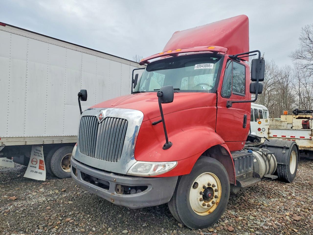 2017 International 8600 Semi Truck