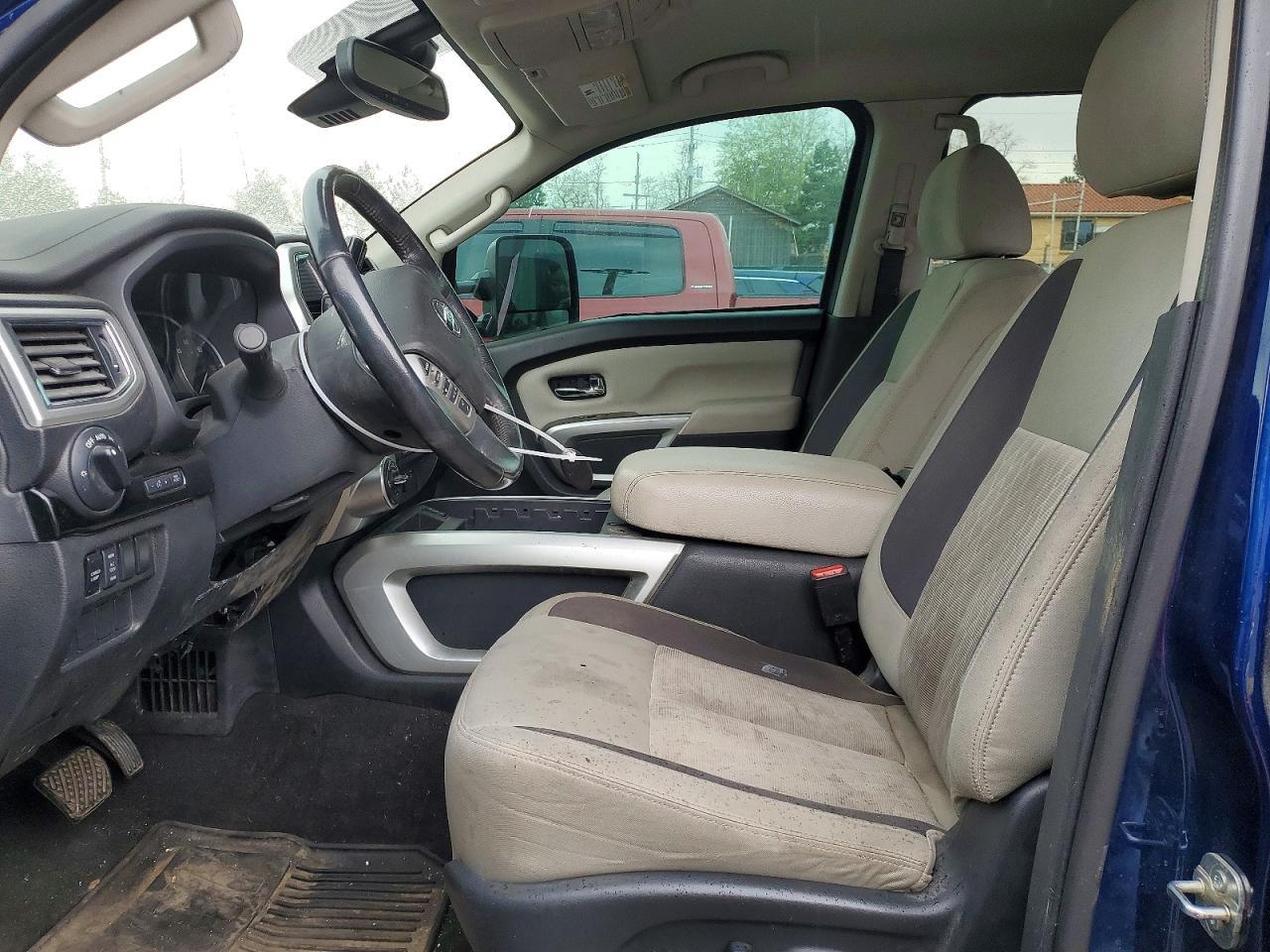 2020 Nissan Titan SV