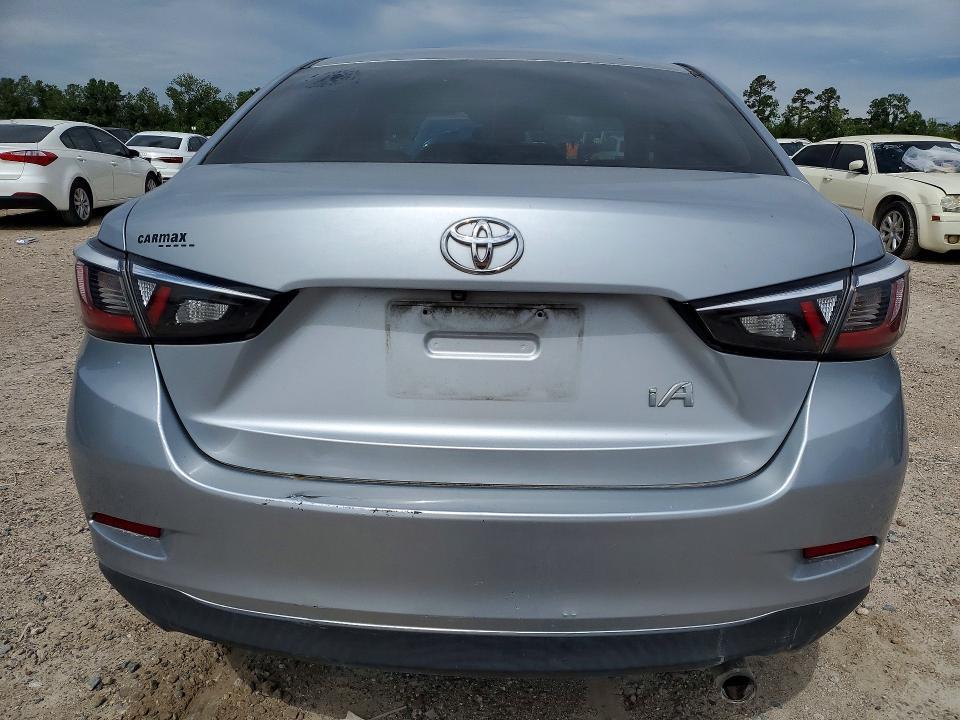2017 Toyota Yaris ia Base