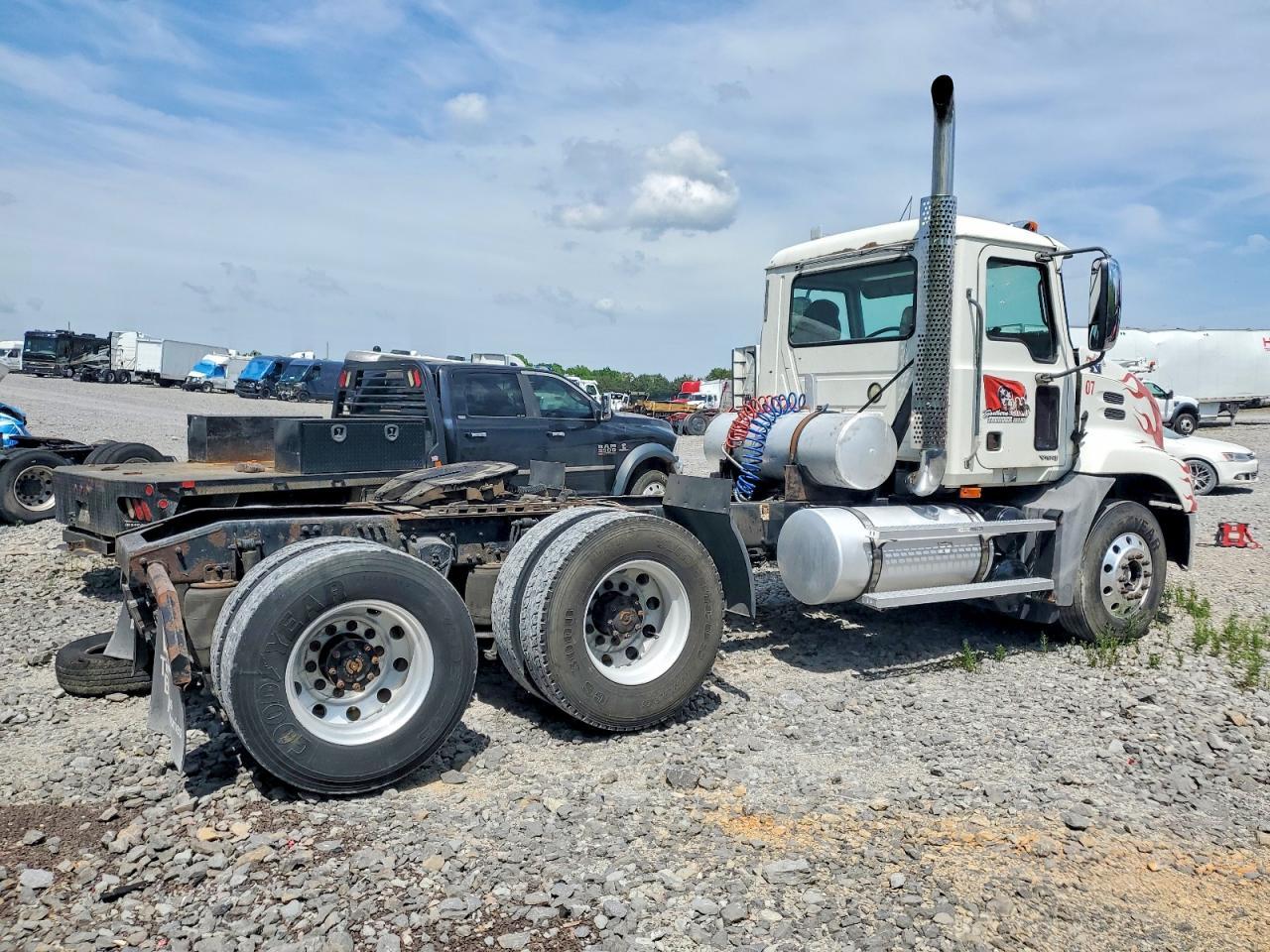 2006 Mack CXN613 Semi Truck