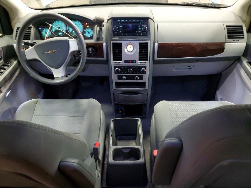 2010 Chrysler Town & Country Touring