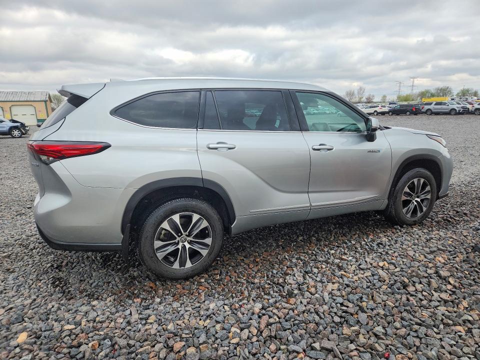 2021 Toyota Highlander Hybrid xle