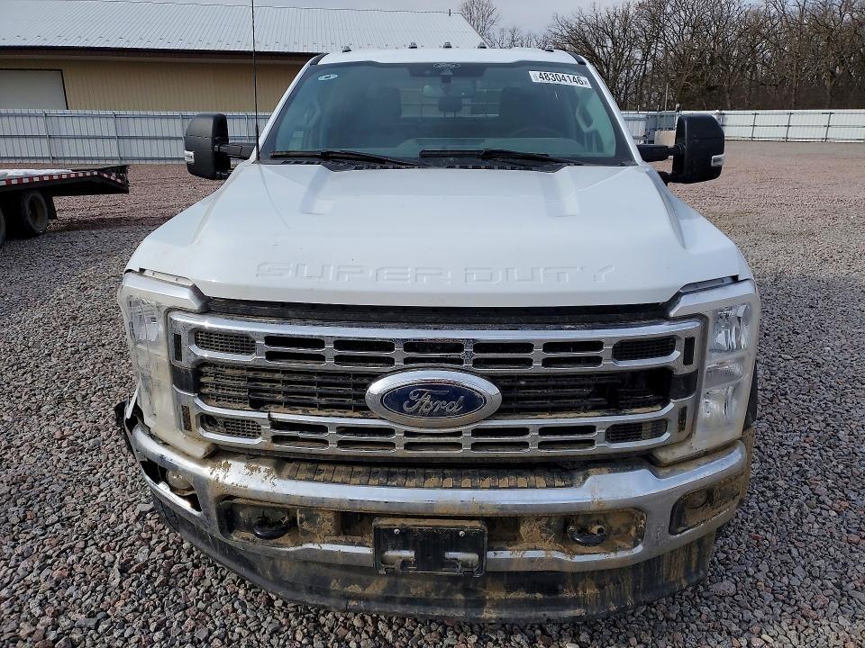 2024 Ford F550 Super Duty Flatbed Truck