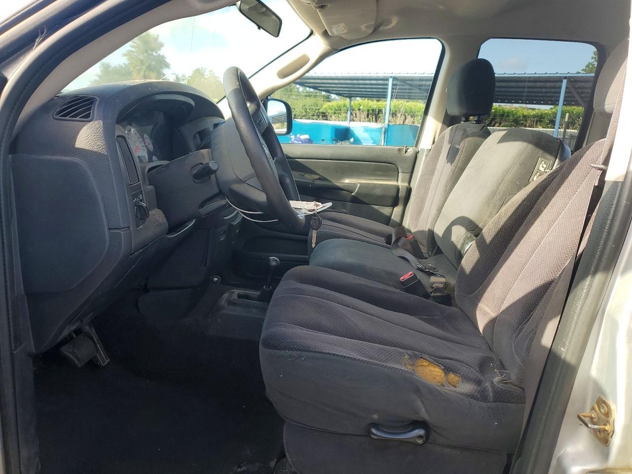 2004 Dodge RAM 1500 ST