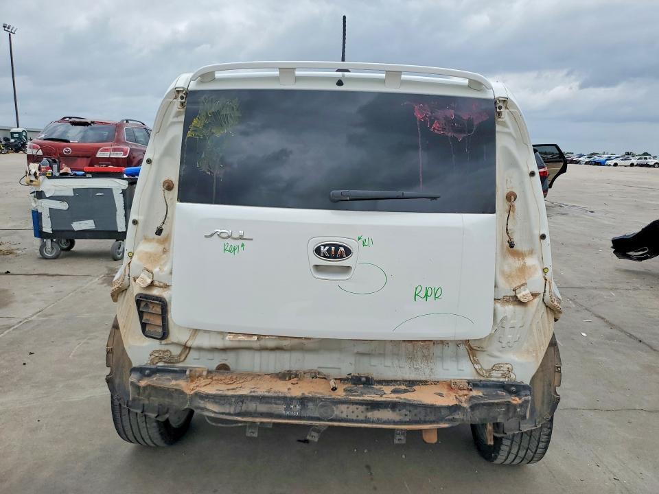 2010 KIA Soul +