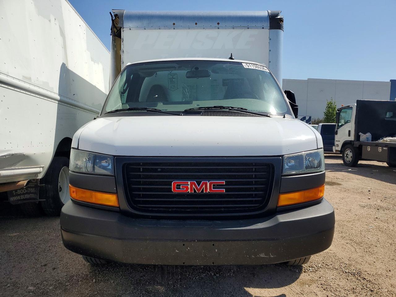 2023 GMC Savana BOX Truck