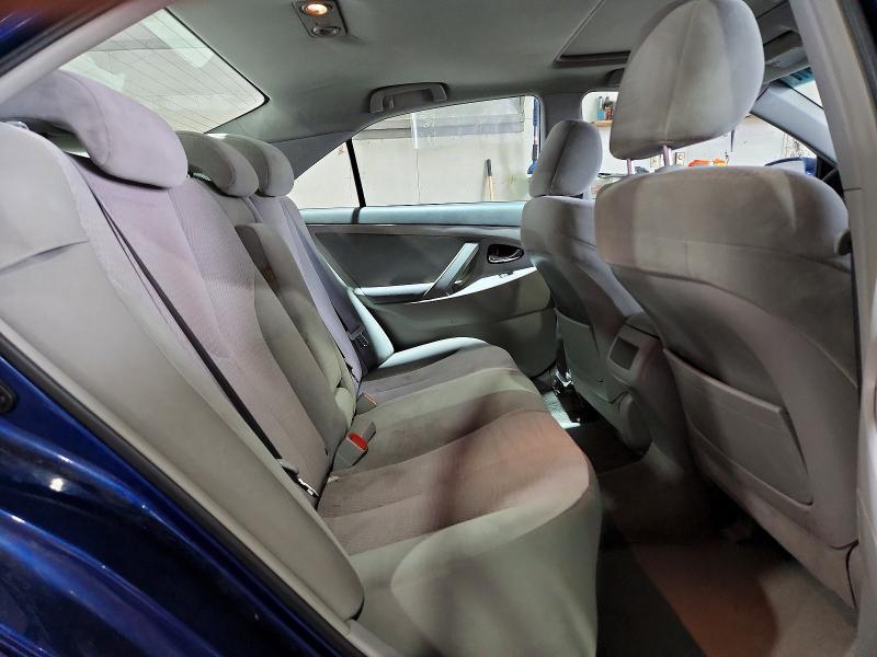 2010 Toyota Camry le