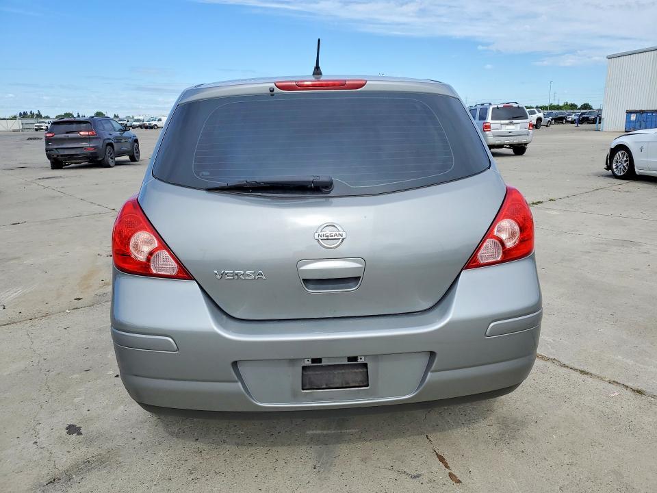 2010 Nissan Versa 1.8 s